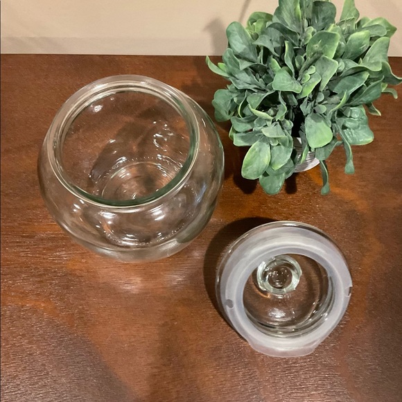 Small Clear Glass Apothecary Jar 🍬 - Picture 4 of 6